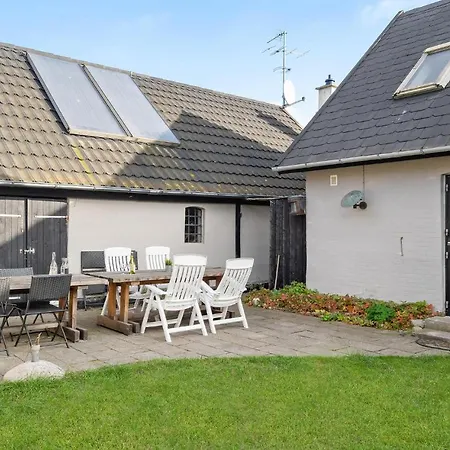 Gorgeous In Slagelse With Kitchen Semesterbostad *